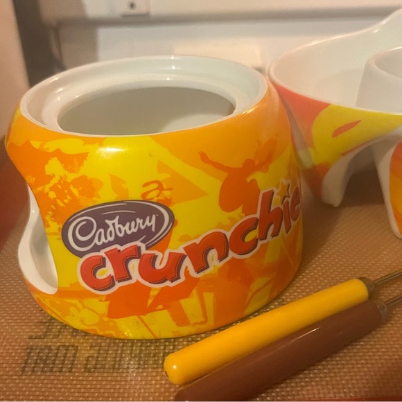 “Cadbury Crunchie” Ceramic Twin Bowl Fondue Set - Picture 2 of 5